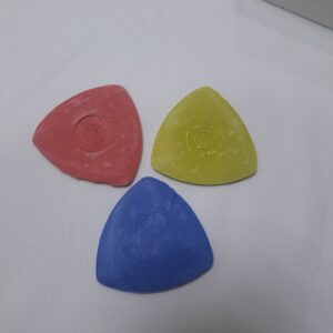 চক - কাপড়র দাগ দেওয়ার জন্য